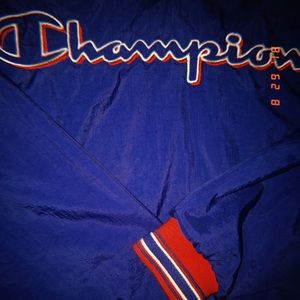 90’S VINTAGE ‘CHAMPION’ NYLON SWEATSHIRT.